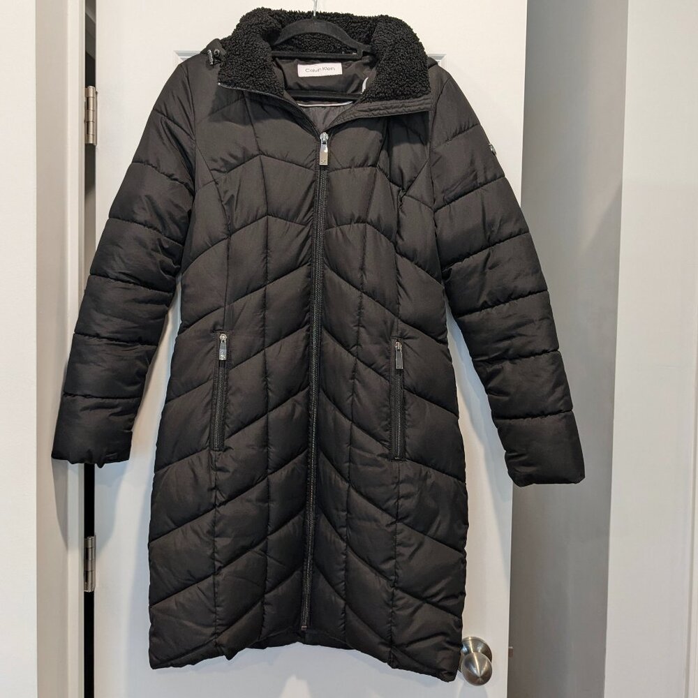Black Calvin Klein midi puffer coat Medium